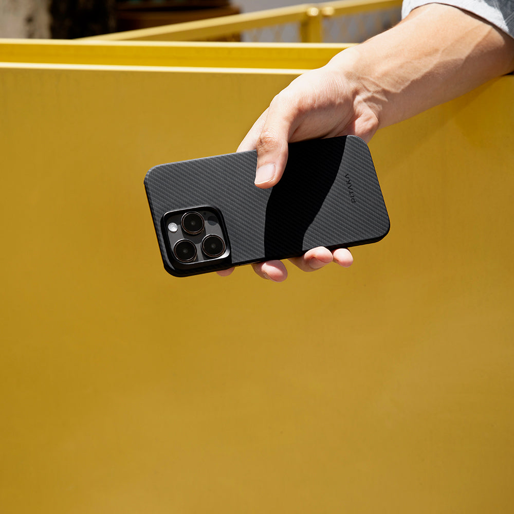 Tactile Woven 600D Classic Black-Grey Twill Serisi Kılıf - iPhone 15 Pro