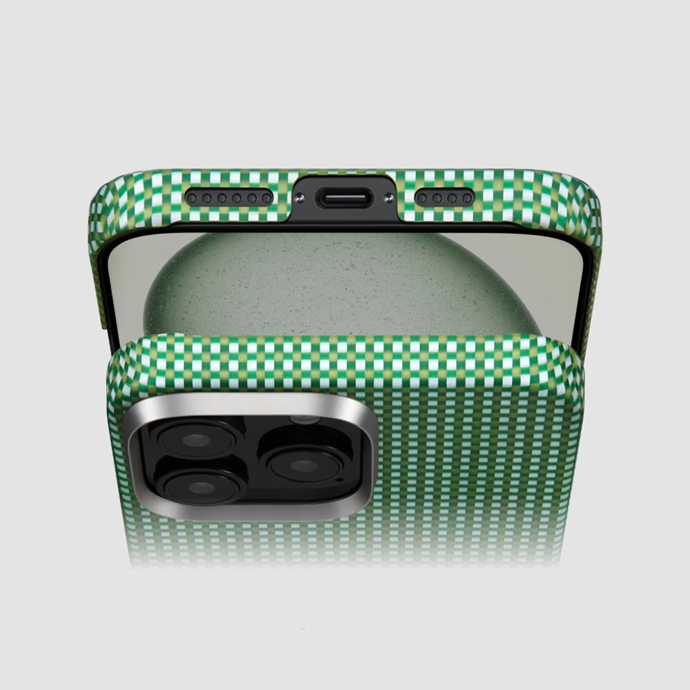 Ultra-Slim Classic Forest Green Serisi Kılıf - iPhone 16 Pro