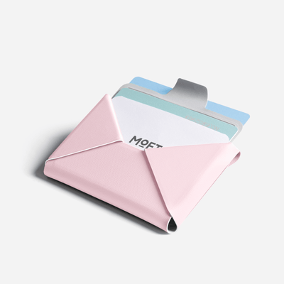 MOFT Agile Travel MagSafe Standlı Seyahat Kartlığı - Light Pink