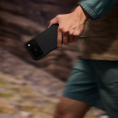 Aramid Pro Guard Black-Gray Serisi Kılıf - iPhone 17 Pro
